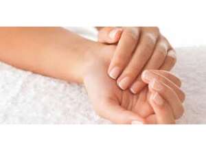 العناية باليدين