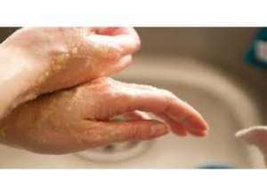 العناية باليدين